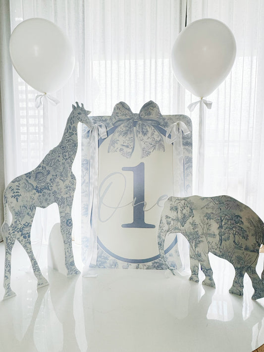 Safari arch backdrop set with gold and beige tones by Paper n Co Melbourne
Safari baby shower foam board backdrop with neutral balloon setup