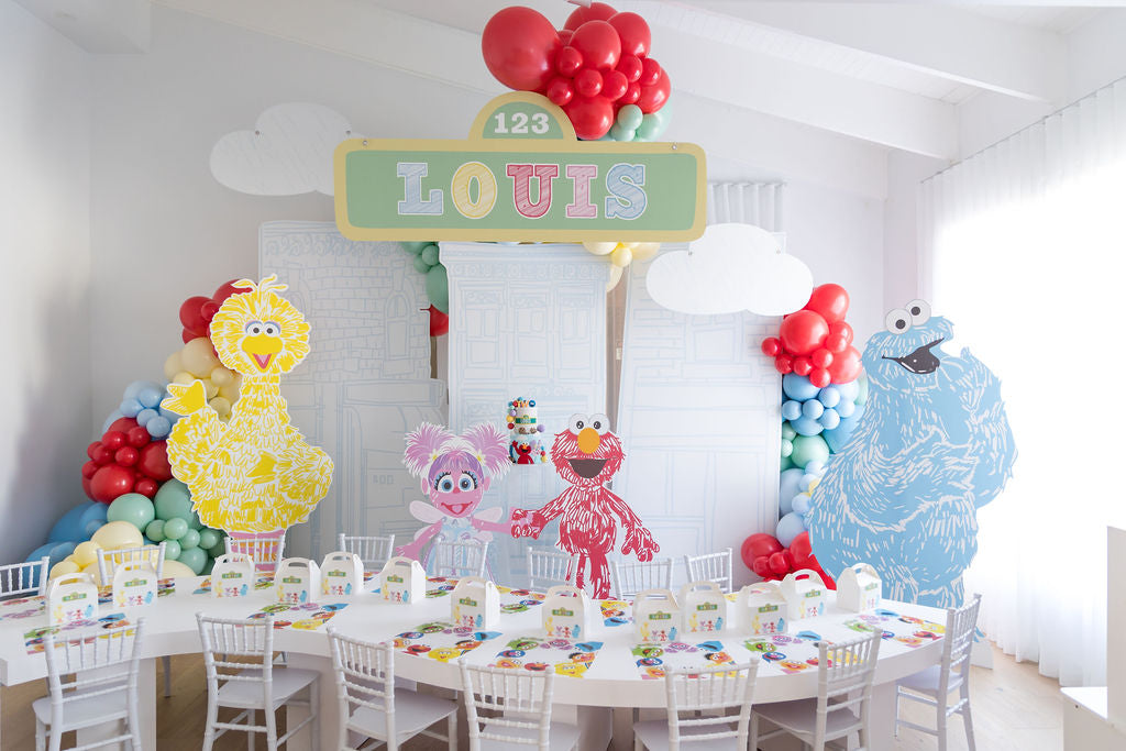 Sesame Street party cutout Elmo Cookie Monster foam board backdrop
芝麻街派對佈置 芝麻街kt板
Sesame Street party cutout on foam board Melbourne