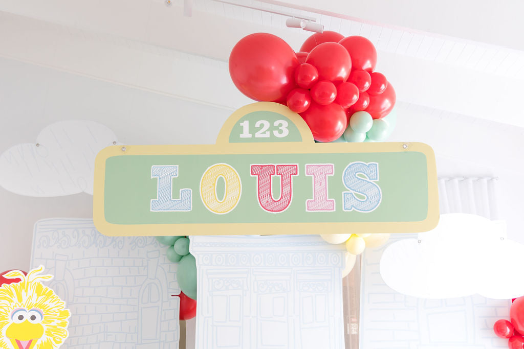 Sesame Street party cutout Elmo Cookie Monster foam board backdrop
芝麻街派對佈置 芝麻街kt板
